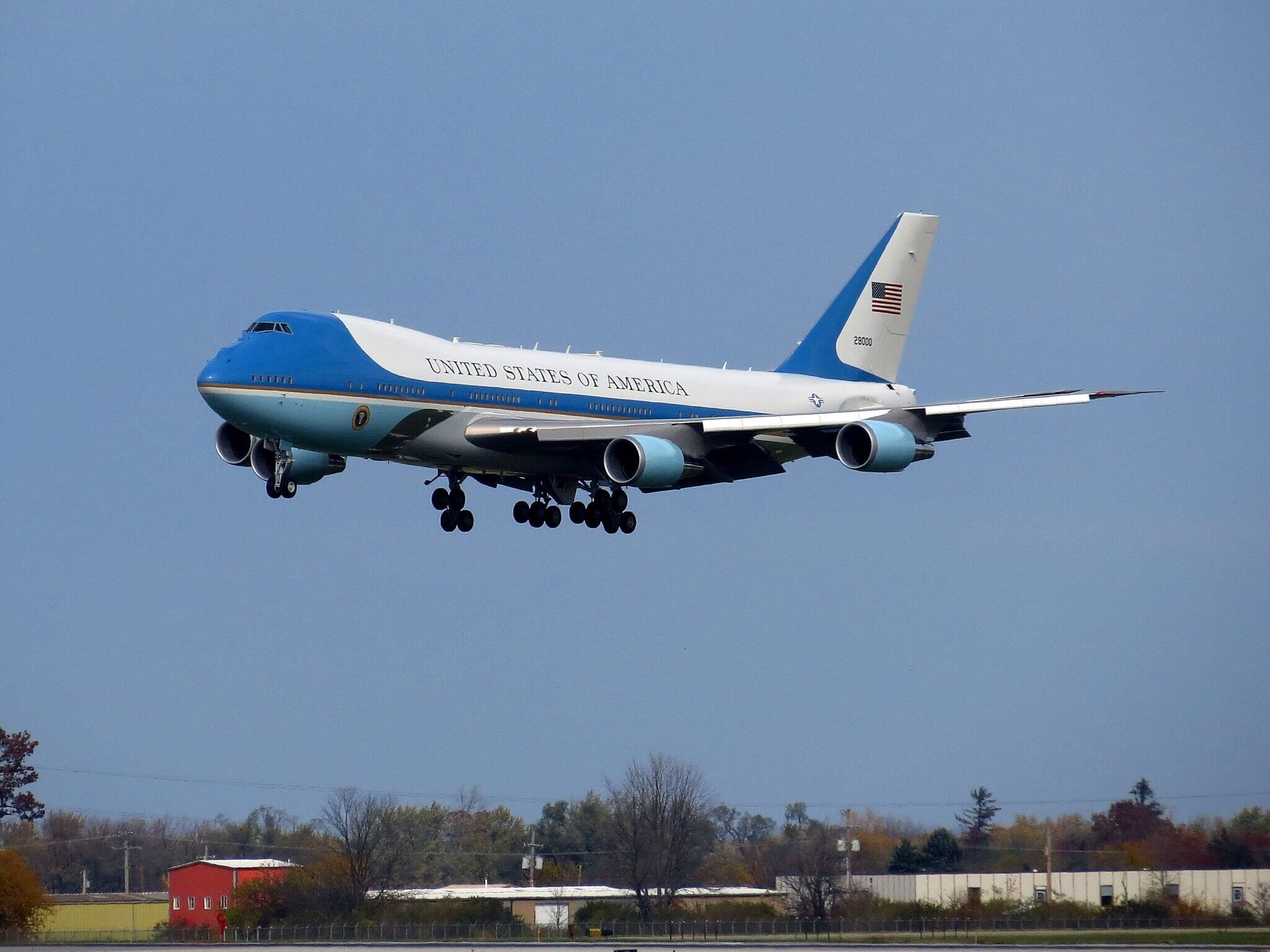 Bestia, Dyliżans i Marine One – czym naprawdę podróżuje prezydent USA?